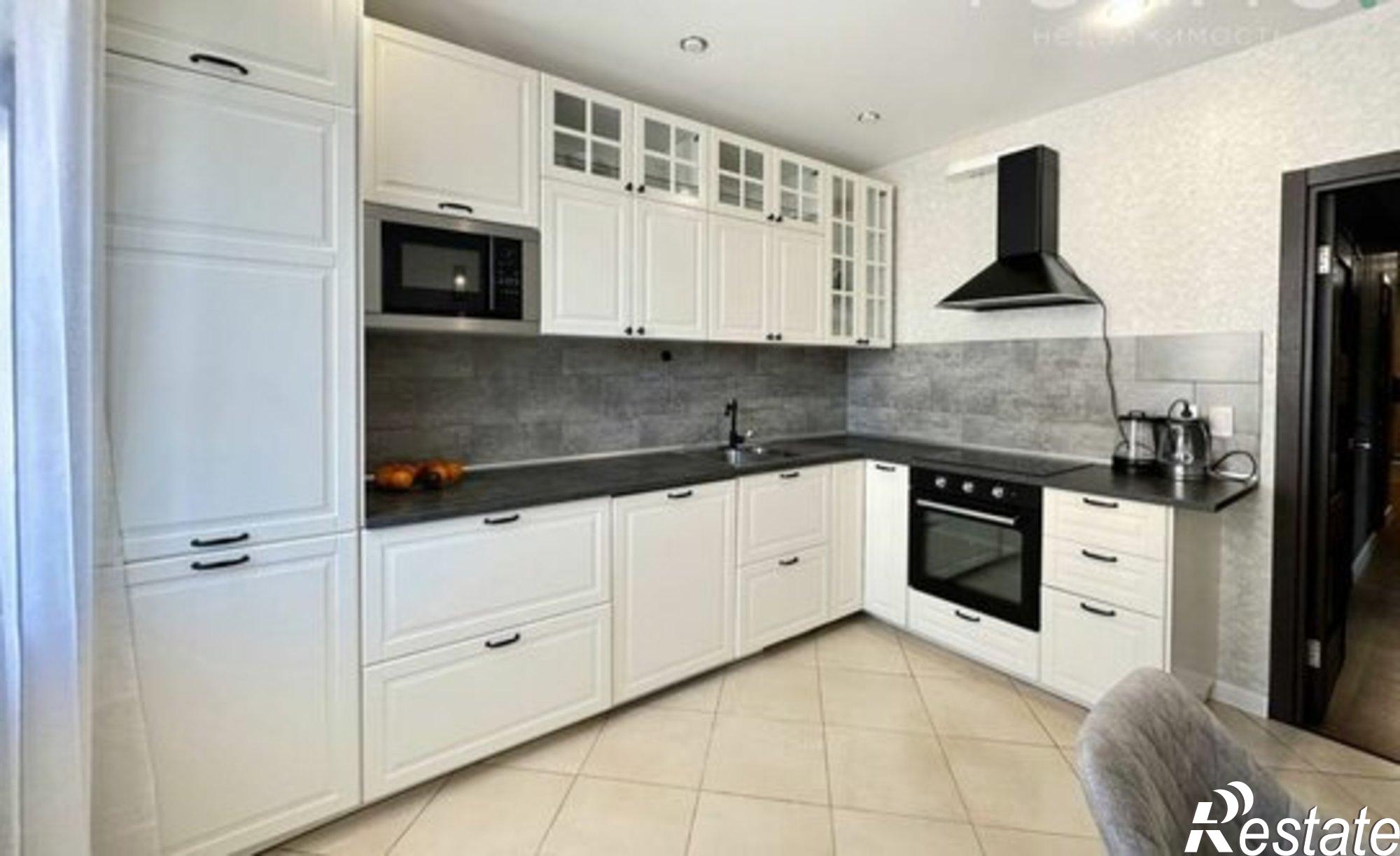 Купить квартиру за 12 000 000 рублей на ул Кулакова, 2