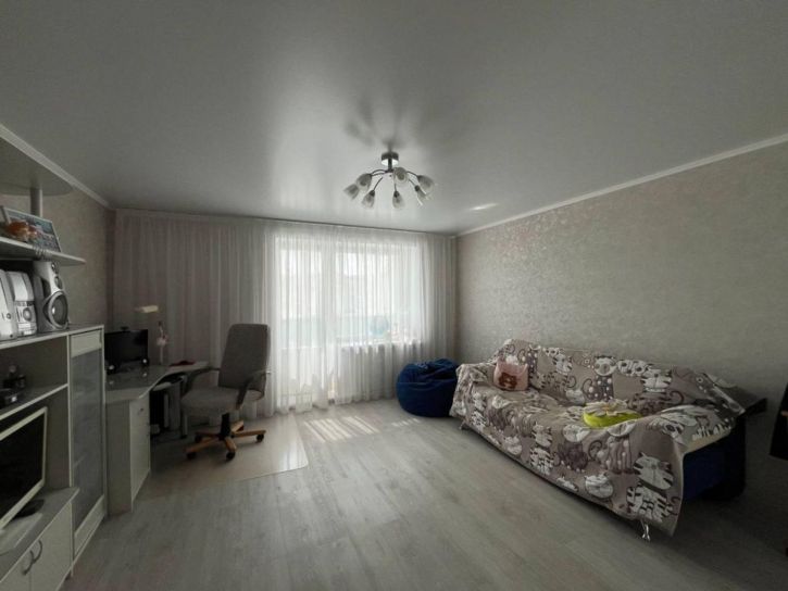 3-комн квартира Суворова ул, 143а