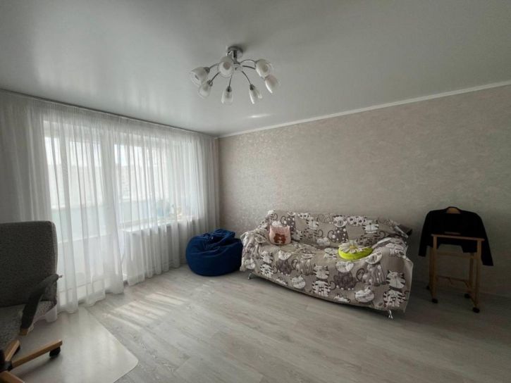 3-комн квартира Суворова ул, 143а