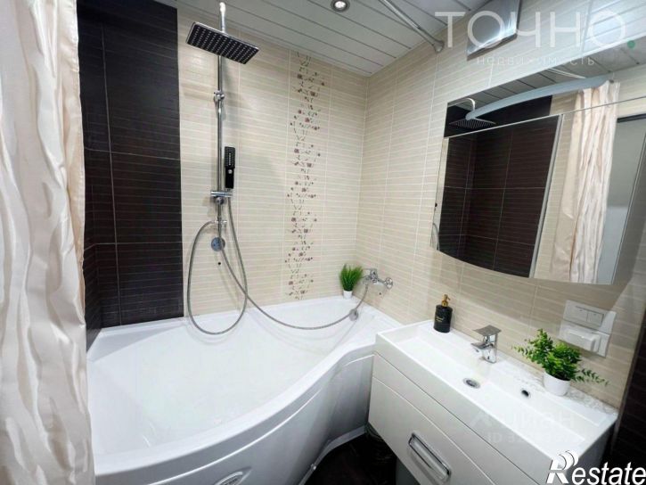 3-комн квартира ул Кулакова, 10,  д. 10