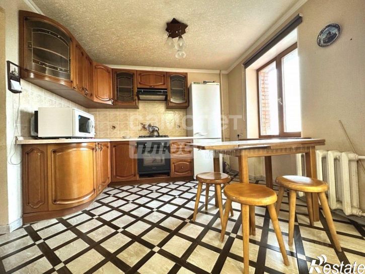 3-комн квартира улица 8 Марта, 17,  д. 17