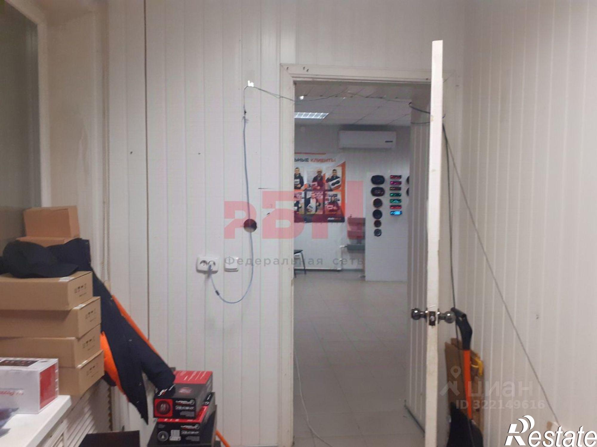 Сдать торговое помещение за 100 000 рублей на ул Каракозова, 35