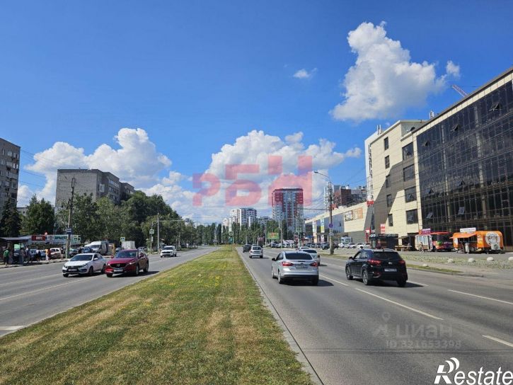 Торговое помещение пр-кт Строителей, 70А,  д. 70А