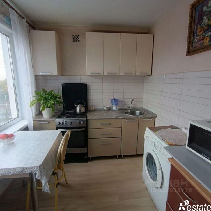 2-комн квартира пр-кт Победы, 142,  д. 142