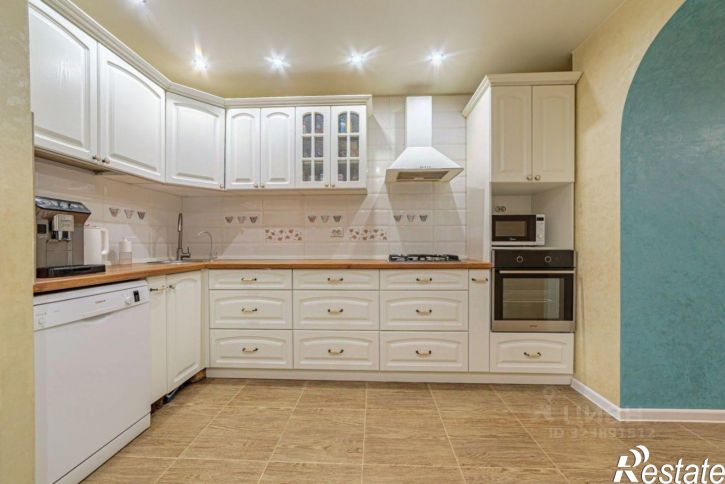 3-комн квартира ул Ново-Казанская, 4 Б,  д. 4 Б,  к. Б