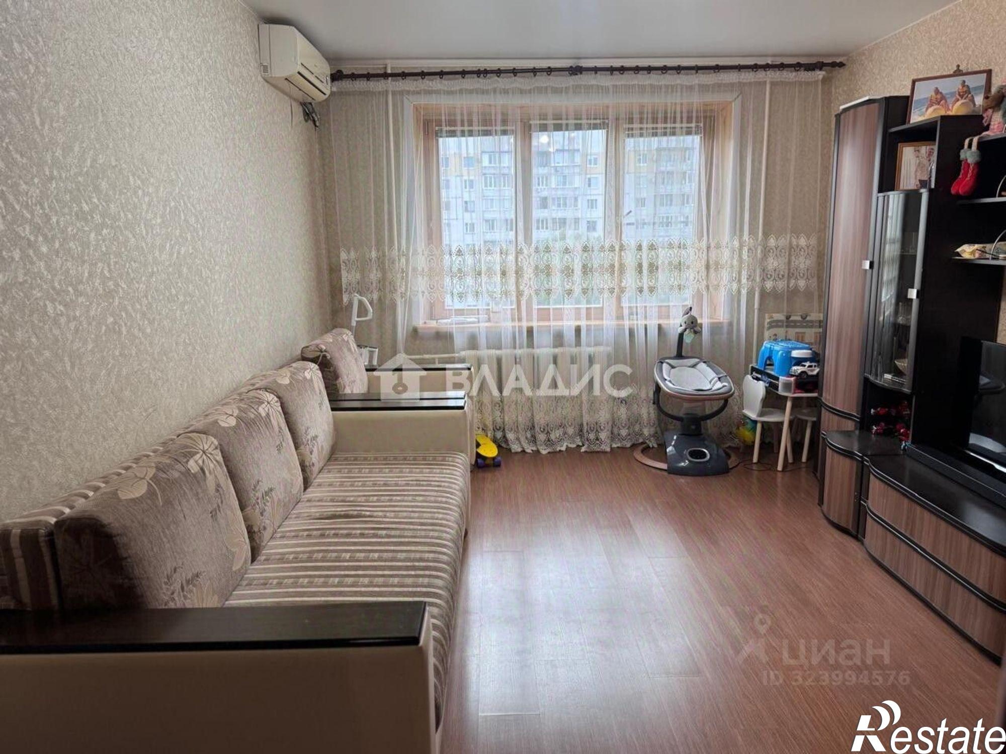 Купить квартиру за 6 350 000 рублей на пр-кт Строителей, 152А