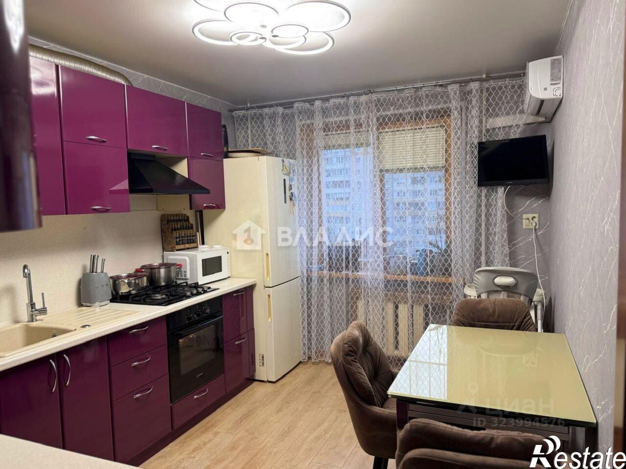 Купить квартиру за 6 350 000 рублей на пр-кт Строителей, 152А