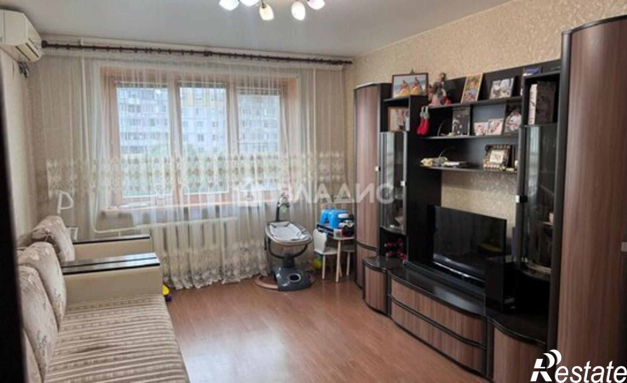 Купить квартиру за 6 350 000 рублей на пр-кт Строителей, 152А