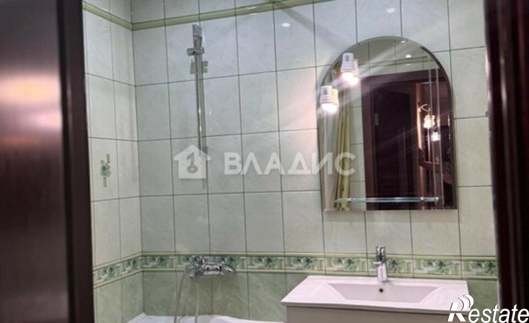 Купить квартиру за 6 350 000 рублей на пр-кт Строителей, 152А