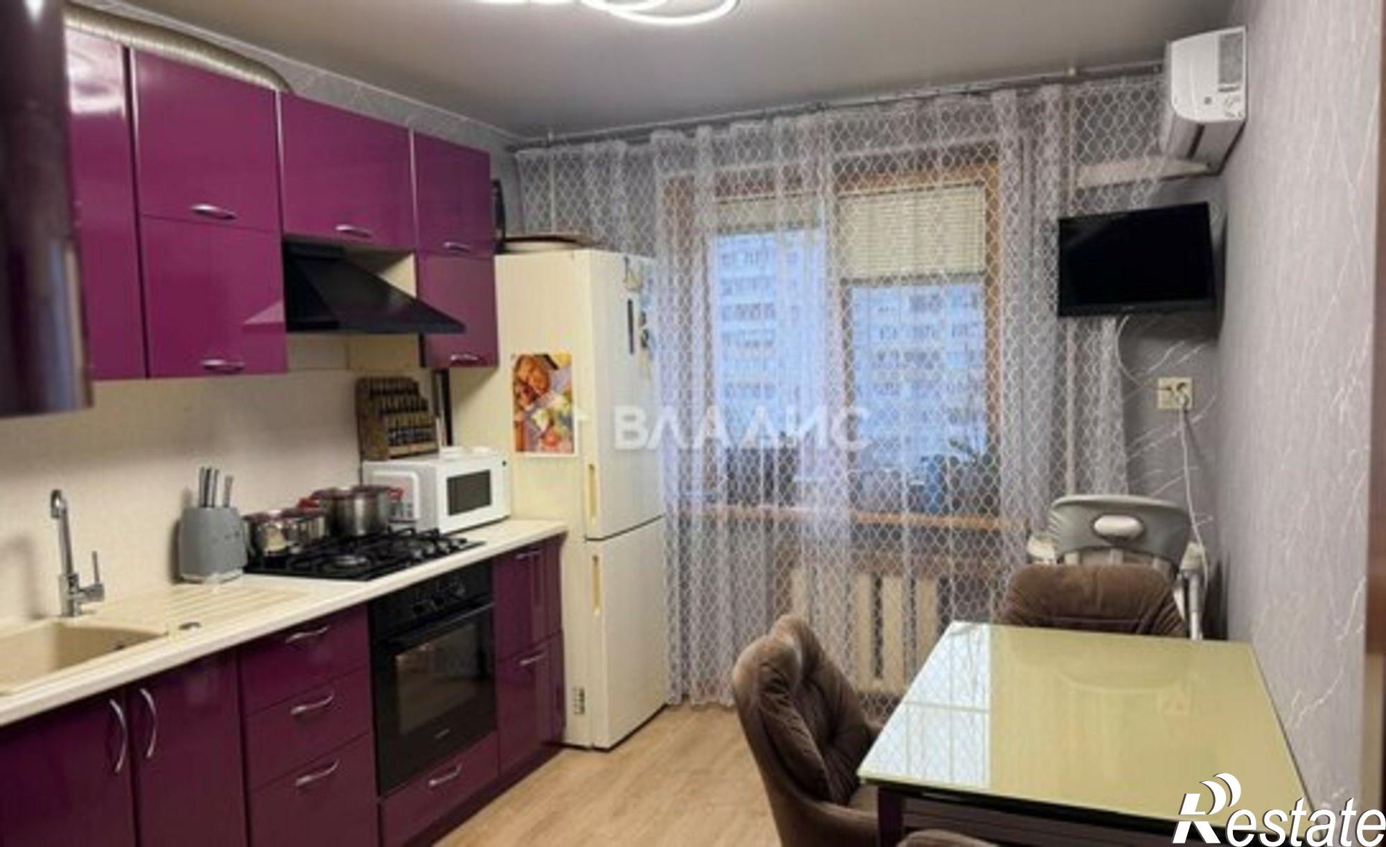 Купить квартиру за 6 350 000 рублей на пр-кт Строителей, 152А