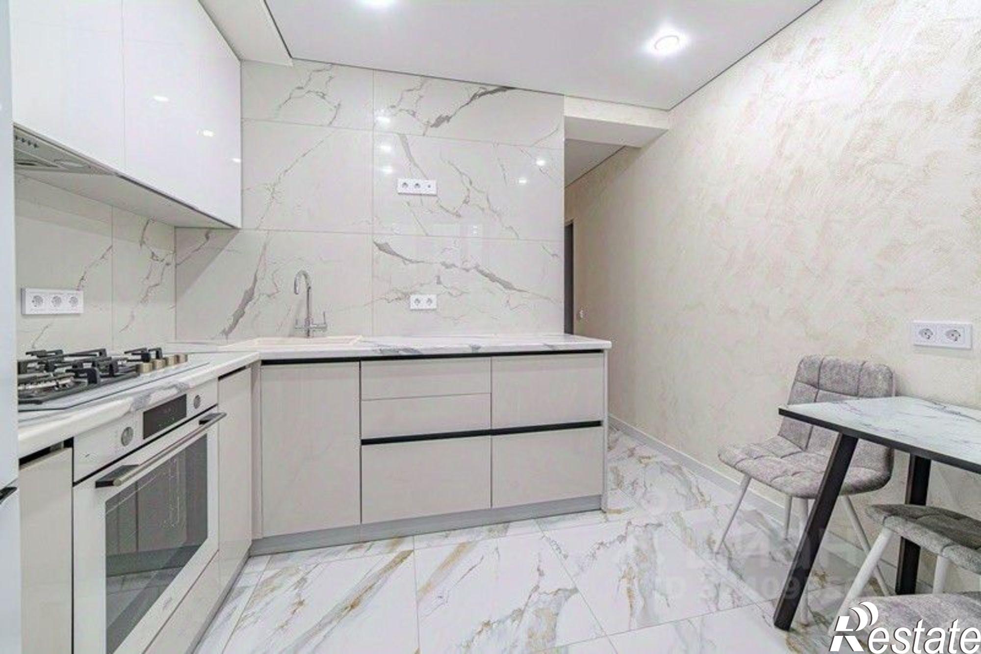 Купить квартиру за 5 800 000 рублей на ул Онежская, 21А