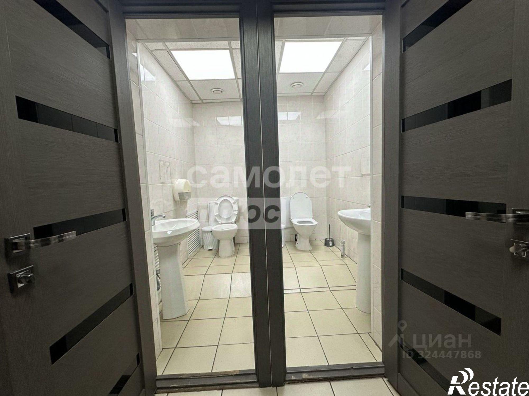 Сдать офис, помещение под офис за 127 200 рублей на ул Калинина, 4