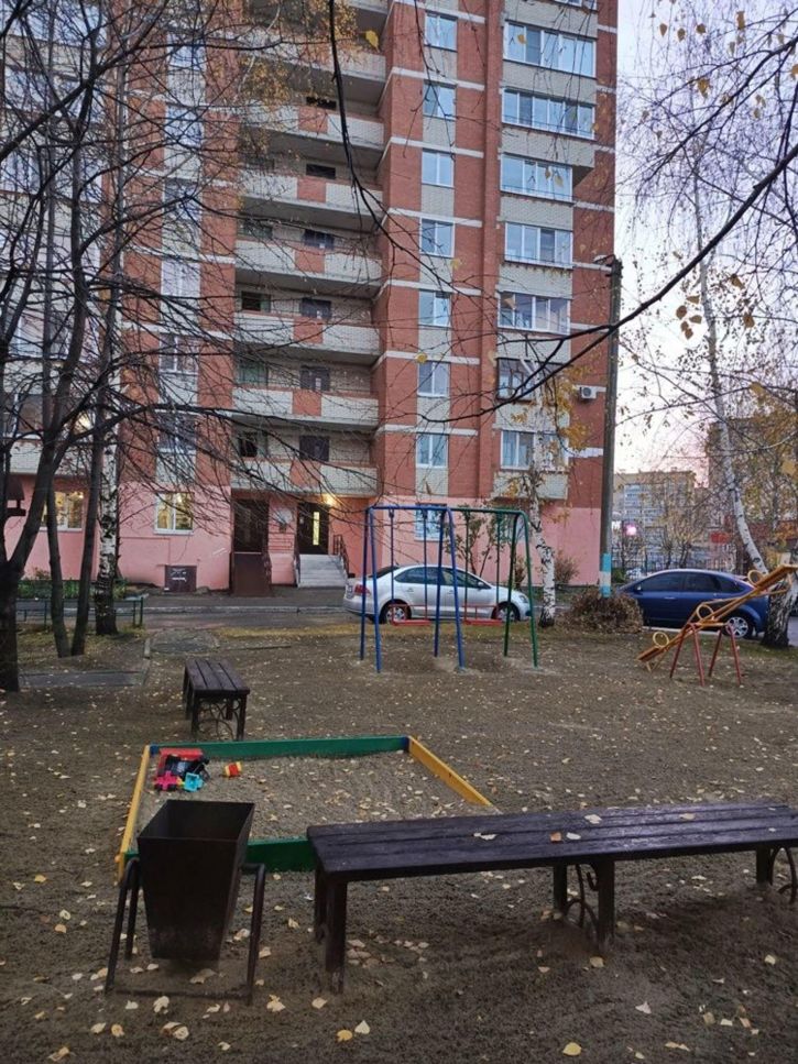 2-комн квартира Строителей пр-кт, 97