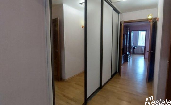 3-комн квартира пр-кт Строителей, 70,  д. 70