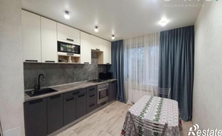 3-комн квартира пр-кт Строителей, 10,  д. 10