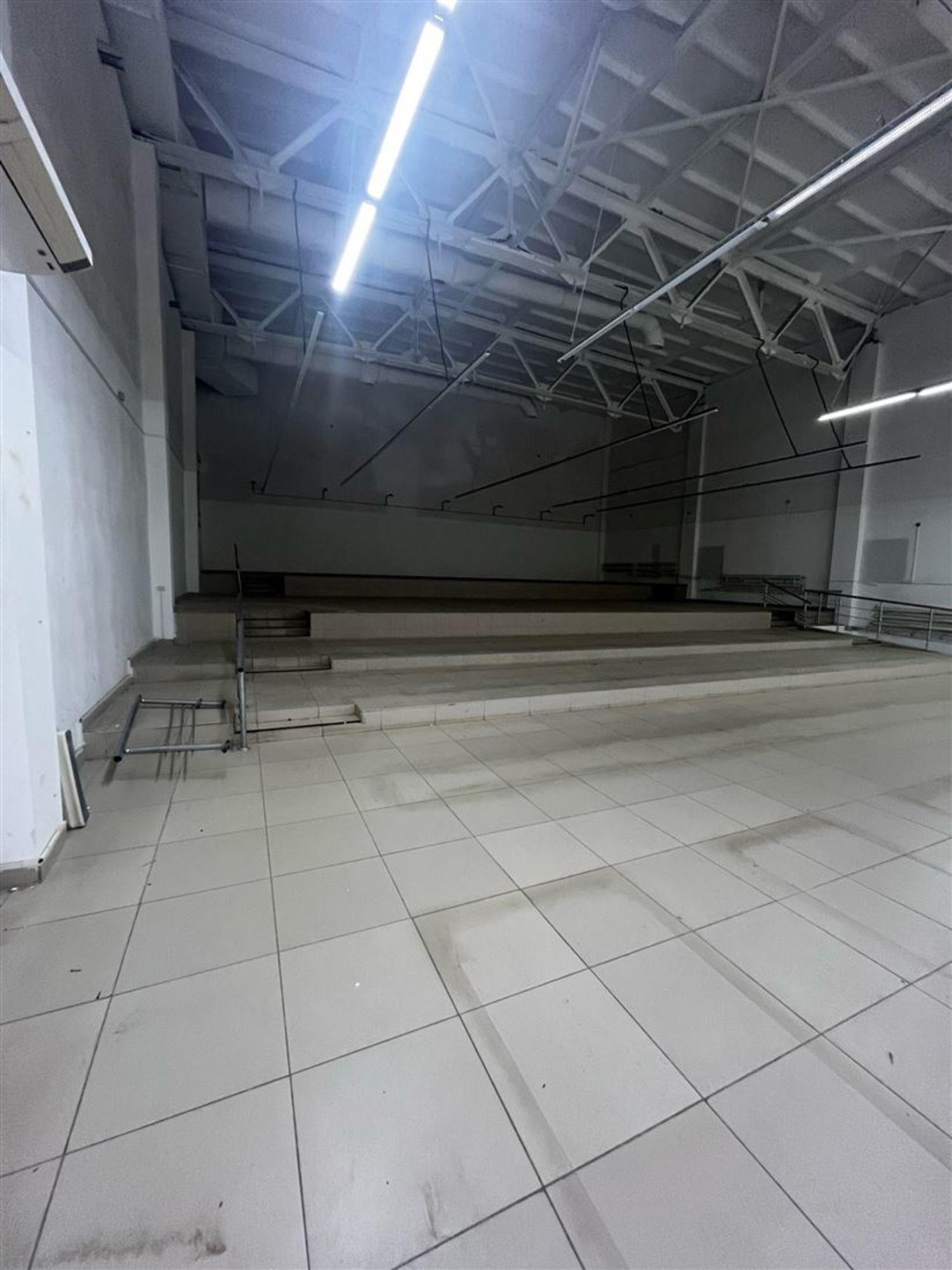 Сдать торговое помещение за 388 000 рублей на ул Беляева, д. 2Д