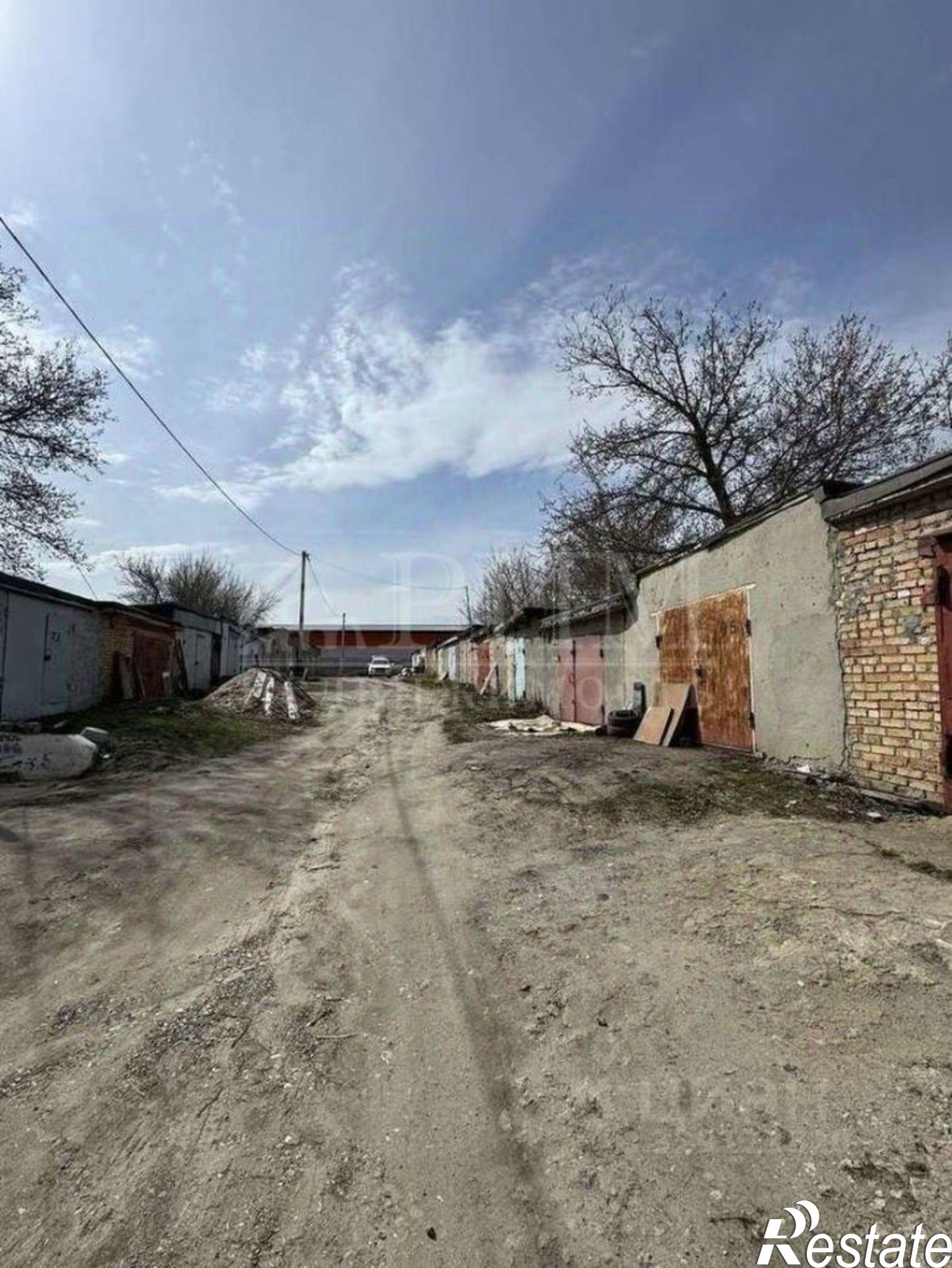 Купить гараж, место в паркинге за 2 200 000 рублей на ул Аустрина, 176Г