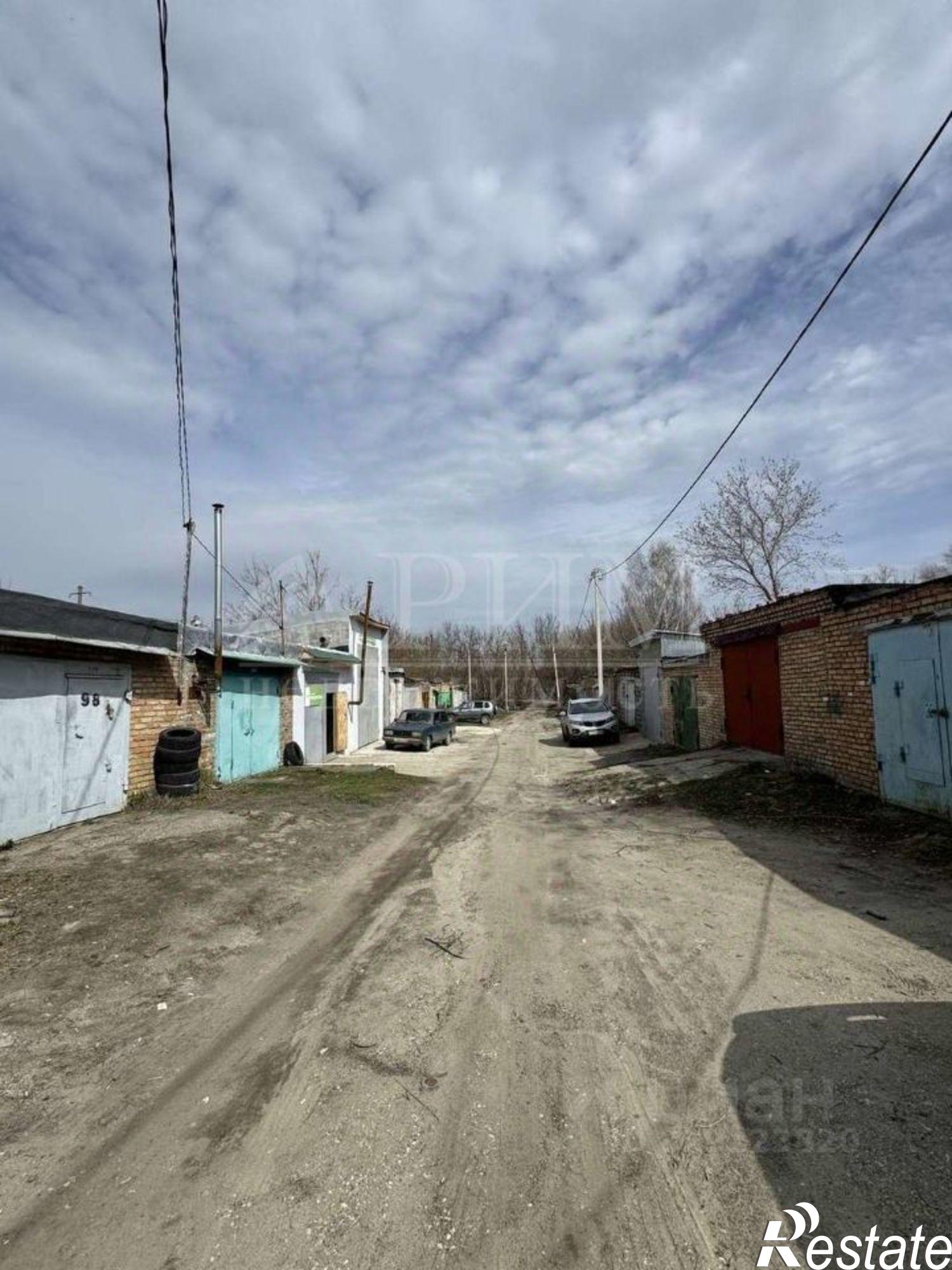 Купить гараж, место в паркинге за 2 200 000 рублей на ул Аустрина, 176Г