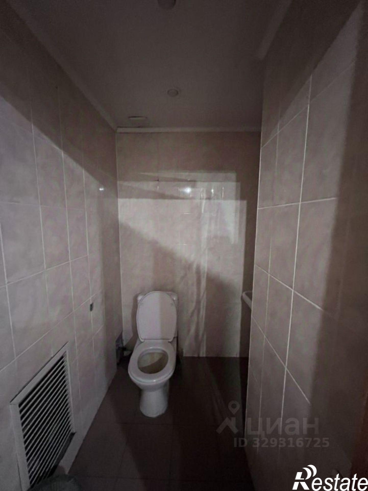 Купить офис, помещение под офис за 14 672 900 рублей на ул Гладкова, 10