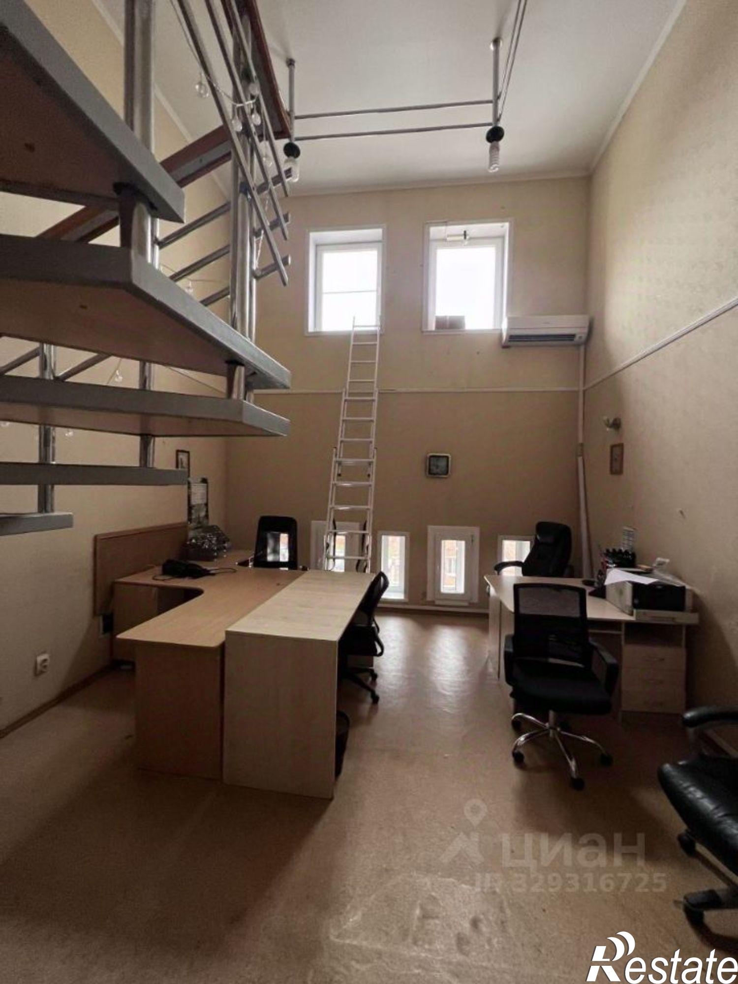 Купить офис, помещение под офис за 14 672 900 рублей на ул Гладкова, 10