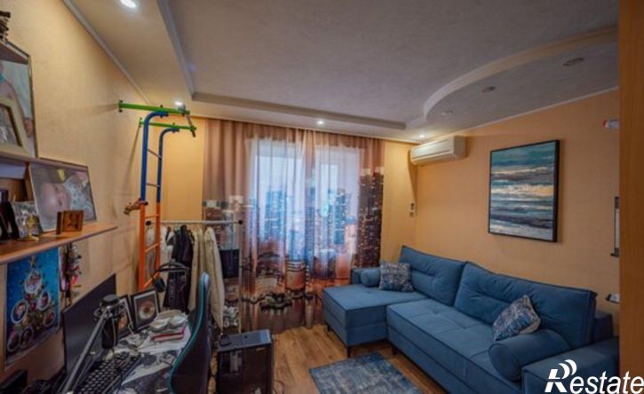 3-комн квартира улица Антонова, 27,  д. 27