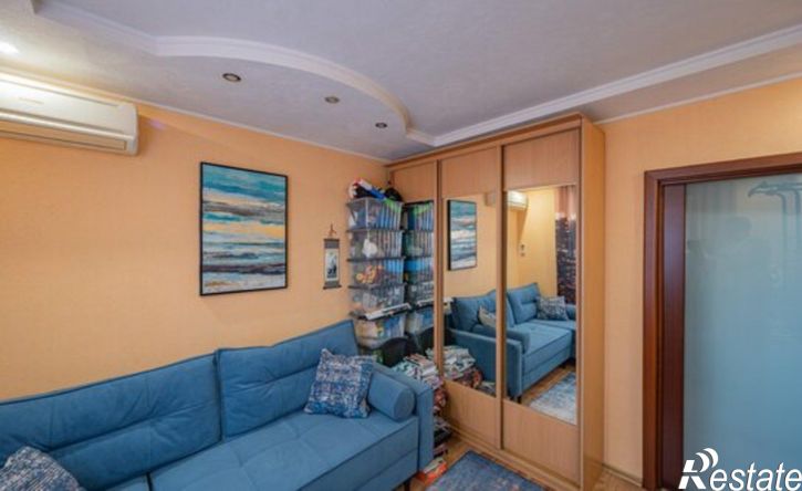 3-комн квартира улица Антонова, 27,  д. 27