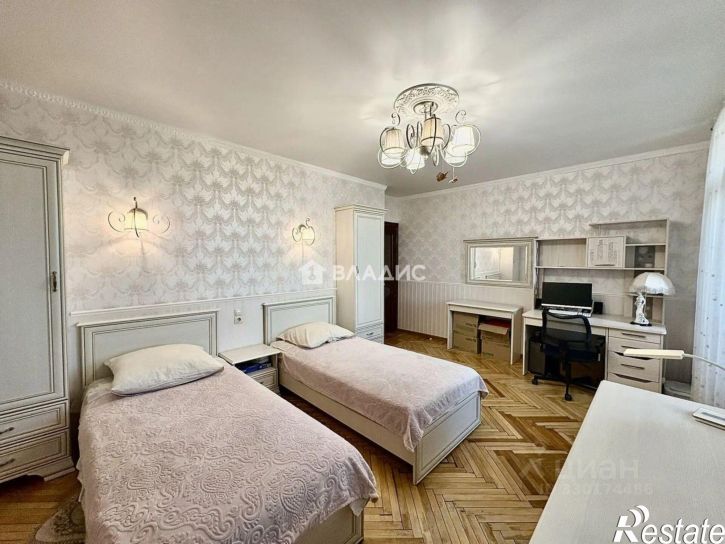 3-комн квартира улица Либерсона, 19/14,  д. 19/14