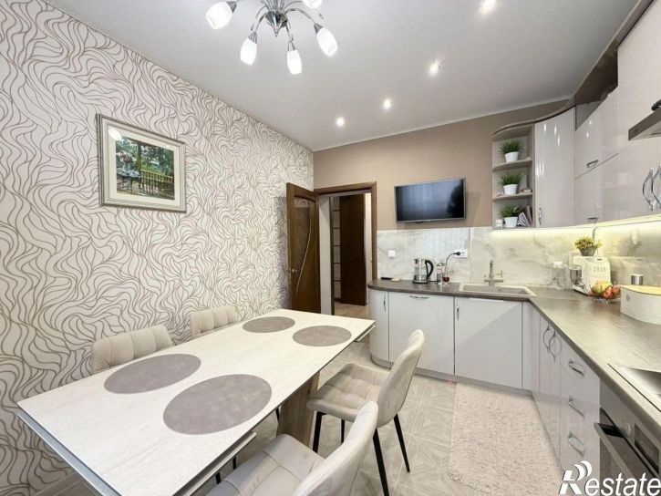 3-комн квартира ул Тамбовская, 1,  д. 1