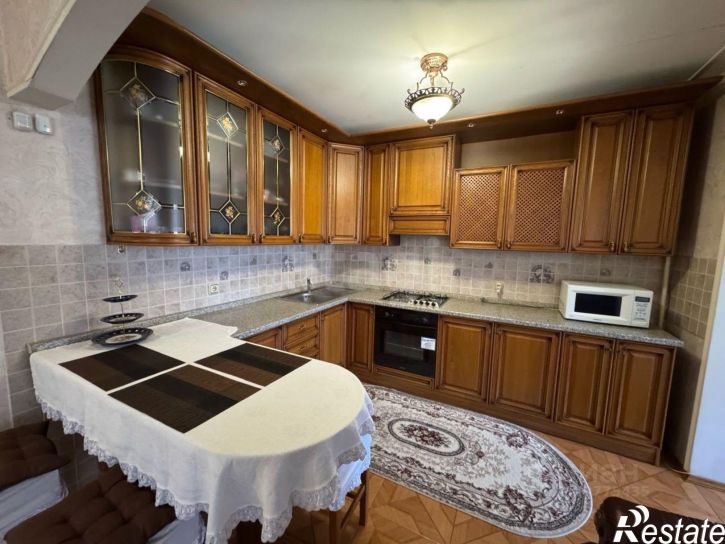 3-комн квартира ул 8 Марта, 17,  д. 17