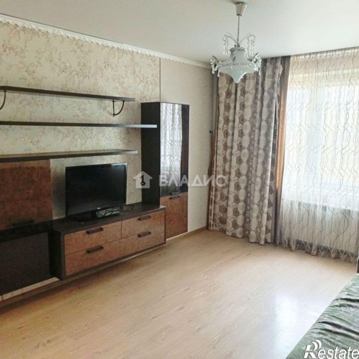 3-комн квартира ул Ладожская, 105,  д. 105
