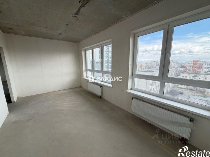 3-комн квартира ул Глазунова, 10,  д. 10