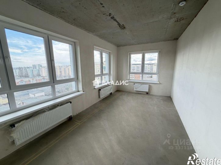 3-комн квартира ул Глазунова, 10,  д. 10