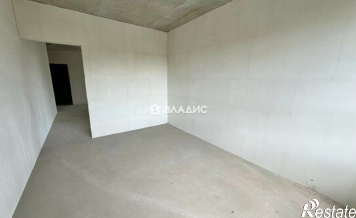 3-комн квартира ул Глазунова, 10,  д. 10