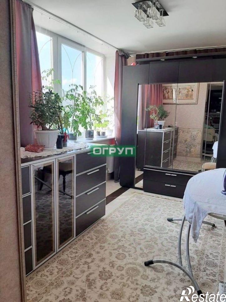 3-комн квартира улица Антонова, 21,  д. 21