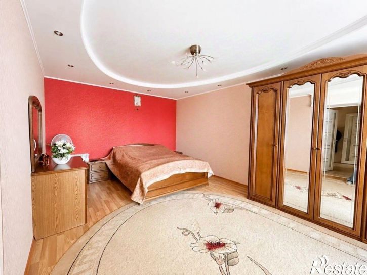 3-комн квартира пр-д Виноградный 5-й, 8,  д. 8