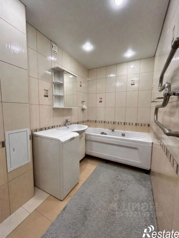 3-комн квартира пр-д Виноградный 5-й, 8,  д. 8
