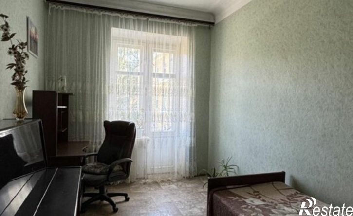 4-комн квартира ул Калинина, 107,  д. 107