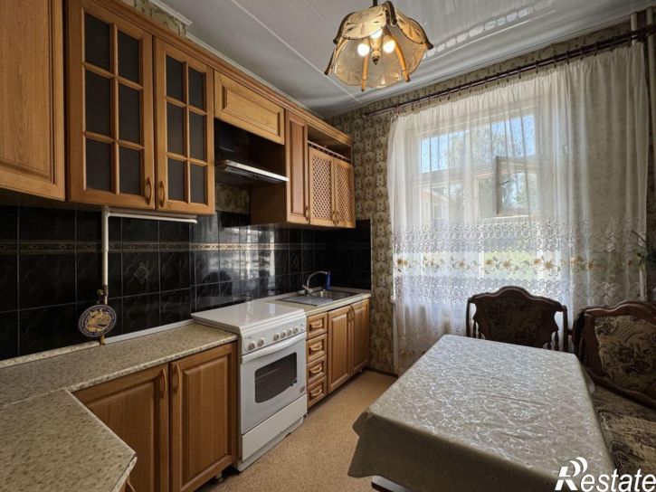 4-комн квартира Калинина ул, 107