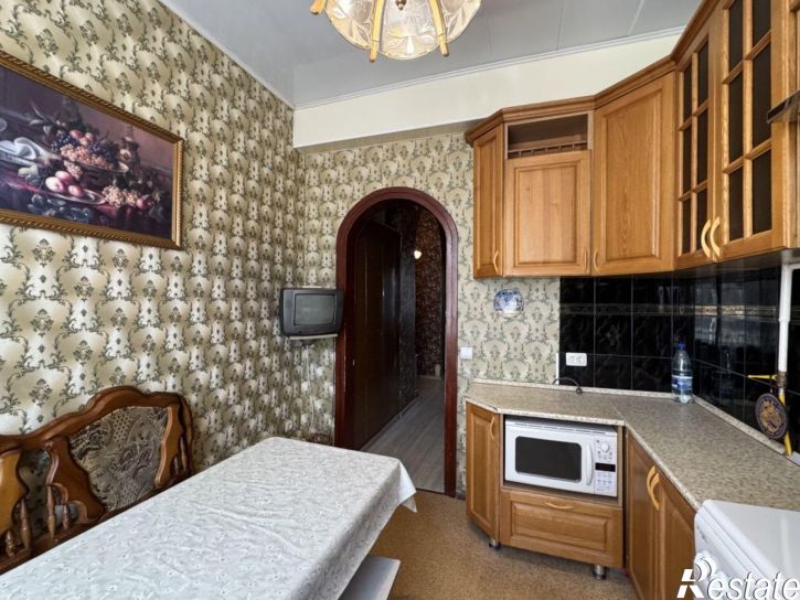 4-комн квартира Калинина ул, 107