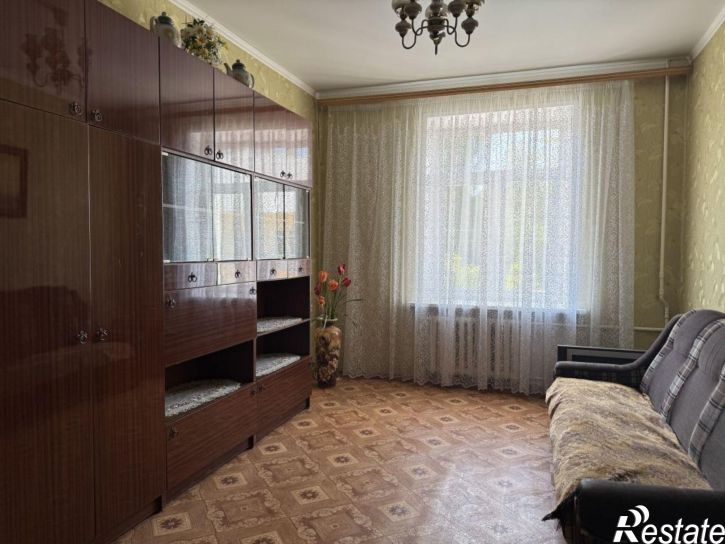 4-комн квартира Калинина ул, 107