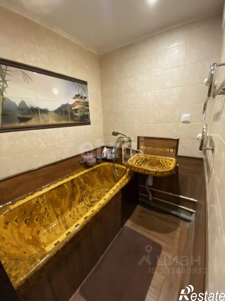 3-комн квартира ул Кижеватова, 15,  д. 15