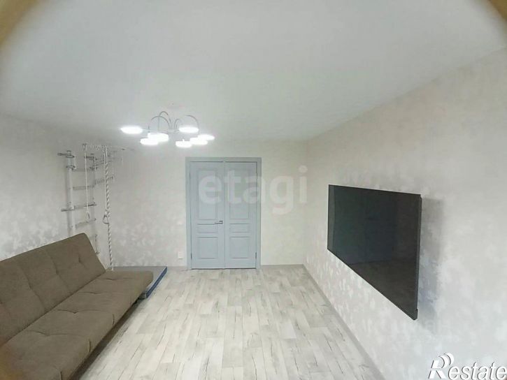 3-комн квартира ул Ладожская, 5,  д. 5