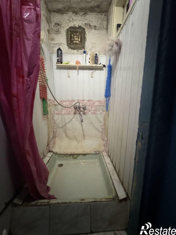 Комната Титова ул, 14