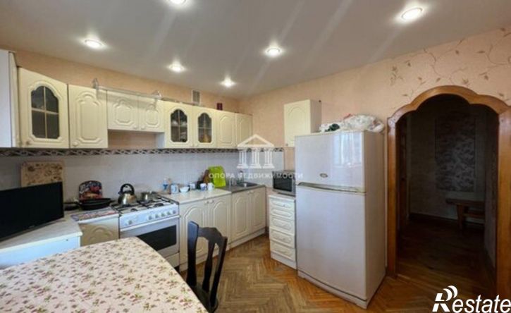 3-комн квартира пр-кт Строителей, 23,  д. 23