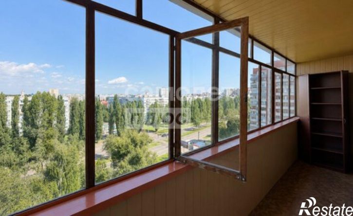 3-комн квартира пр-кт Строителей, 82,  д. 82