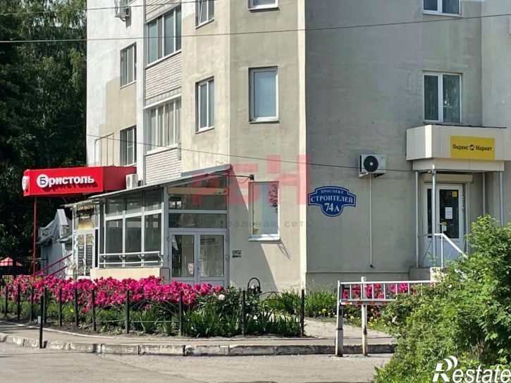 Торговое помещение пр-кт Строителей, 70А,  д. 70А