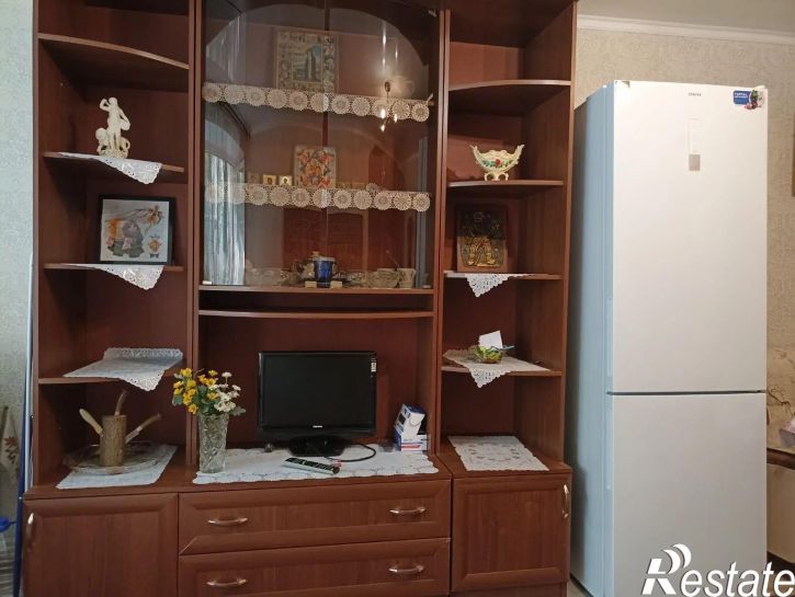 Комната Попова, 8а