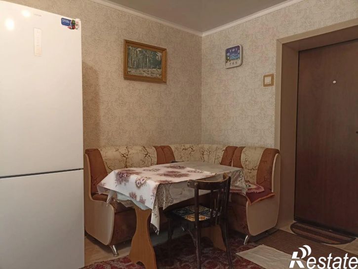Комната Попова, 8а