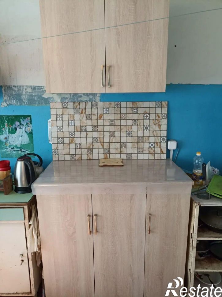 Комната Попова, 8а