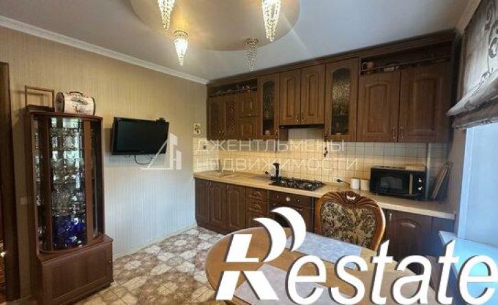 3-комн квартира улица 8 Марта, 17,  д. 17